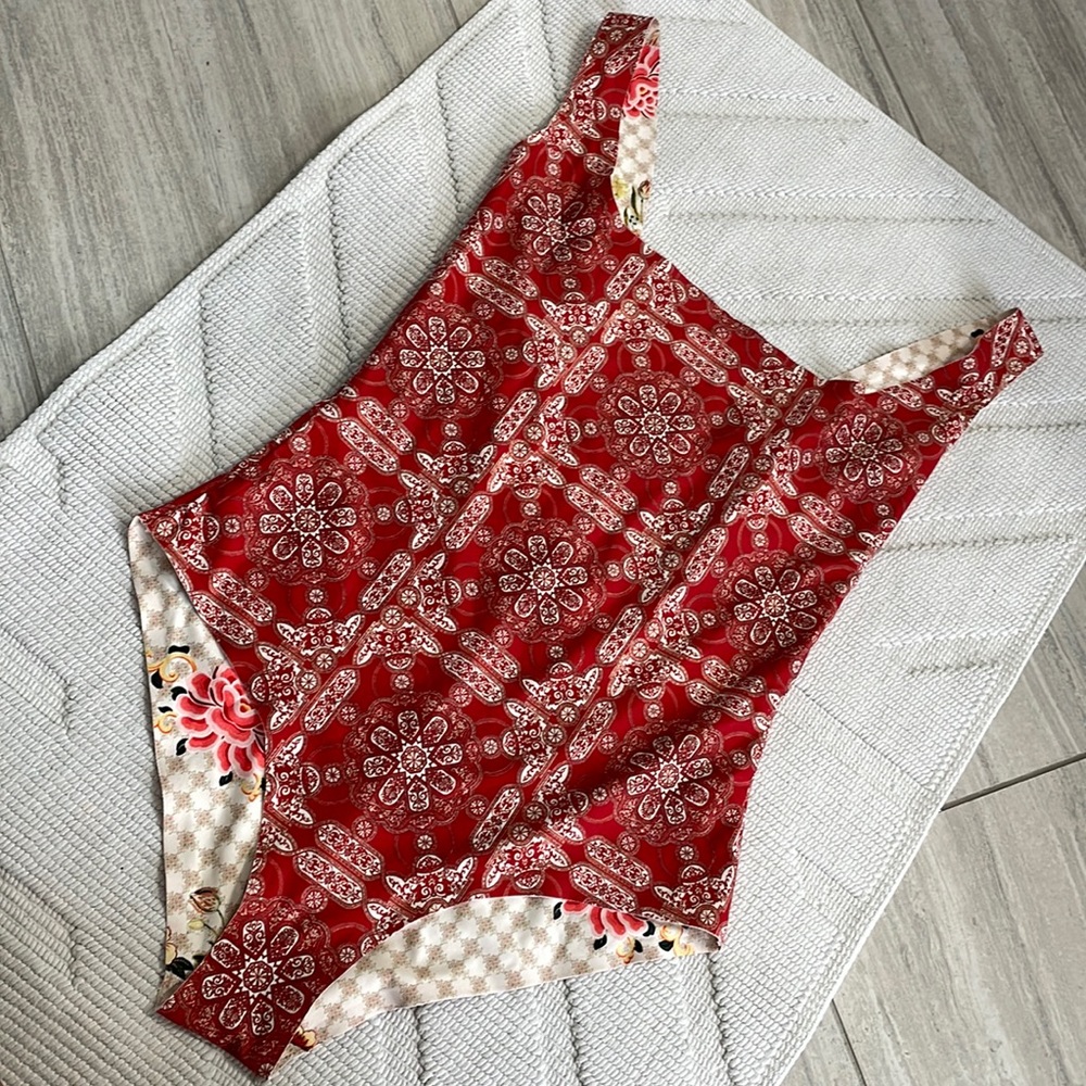 Agua bendita reversible swimsuit